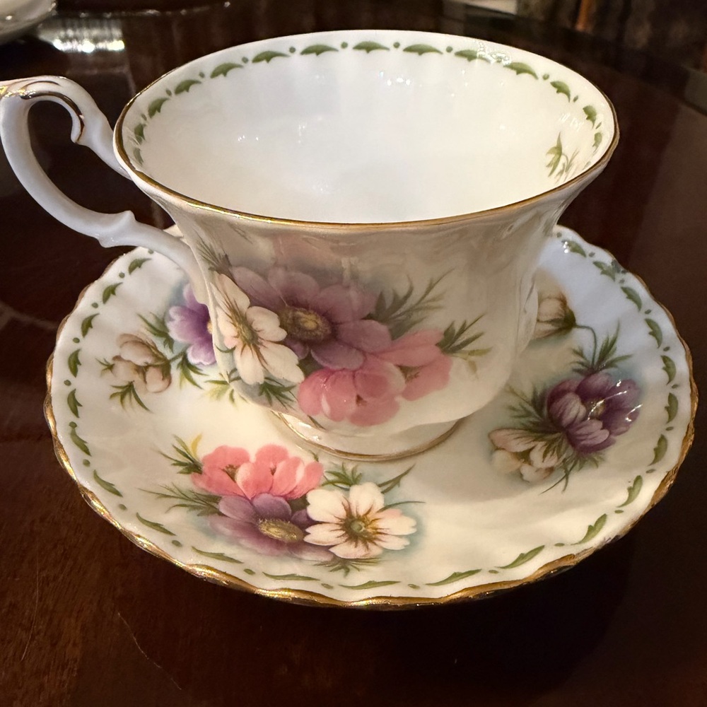 Royal Albert England Flower of the Month Tea Cup & Saucer October Cosmos Stand